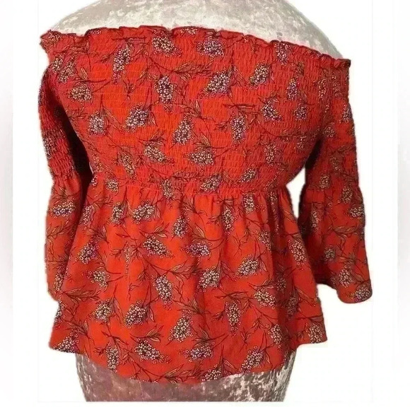 lily White Floral Red Women's top (443) - Picture 3 of 11